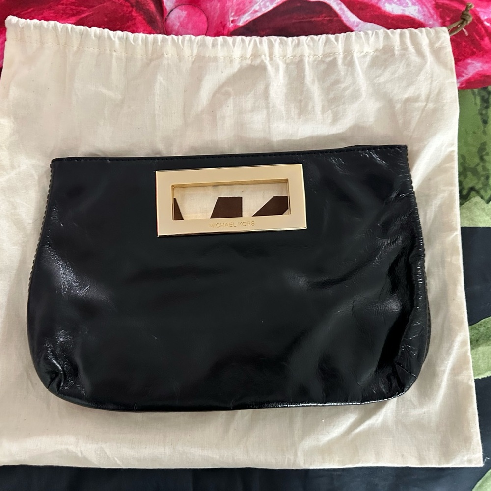 💫 Michael Kors Berkley Black Patent Leather Clutch with Dust Bag